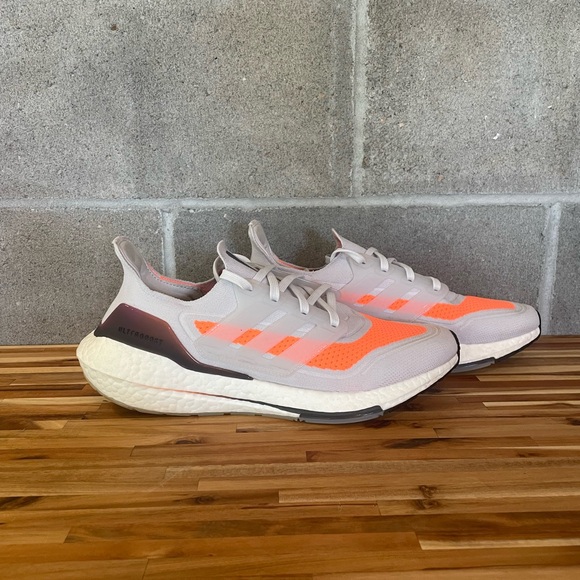 Men’s adidas Ultra Boost 21
Dash Grey Screaming Orange - Picture 2 of 6
